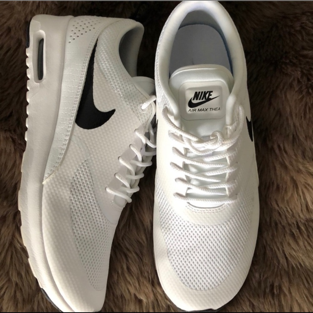 Womens White Nike Air Max Thea - sz 10 fit like  9